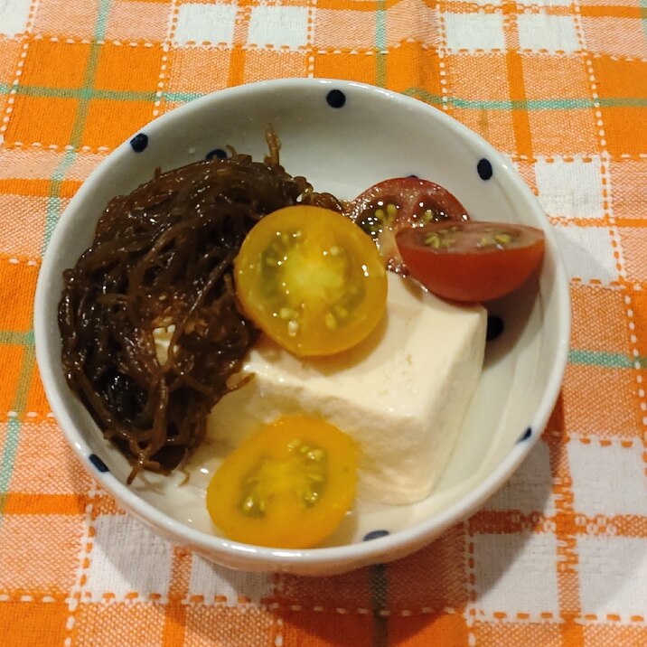 プチトマトともずくの冷奴